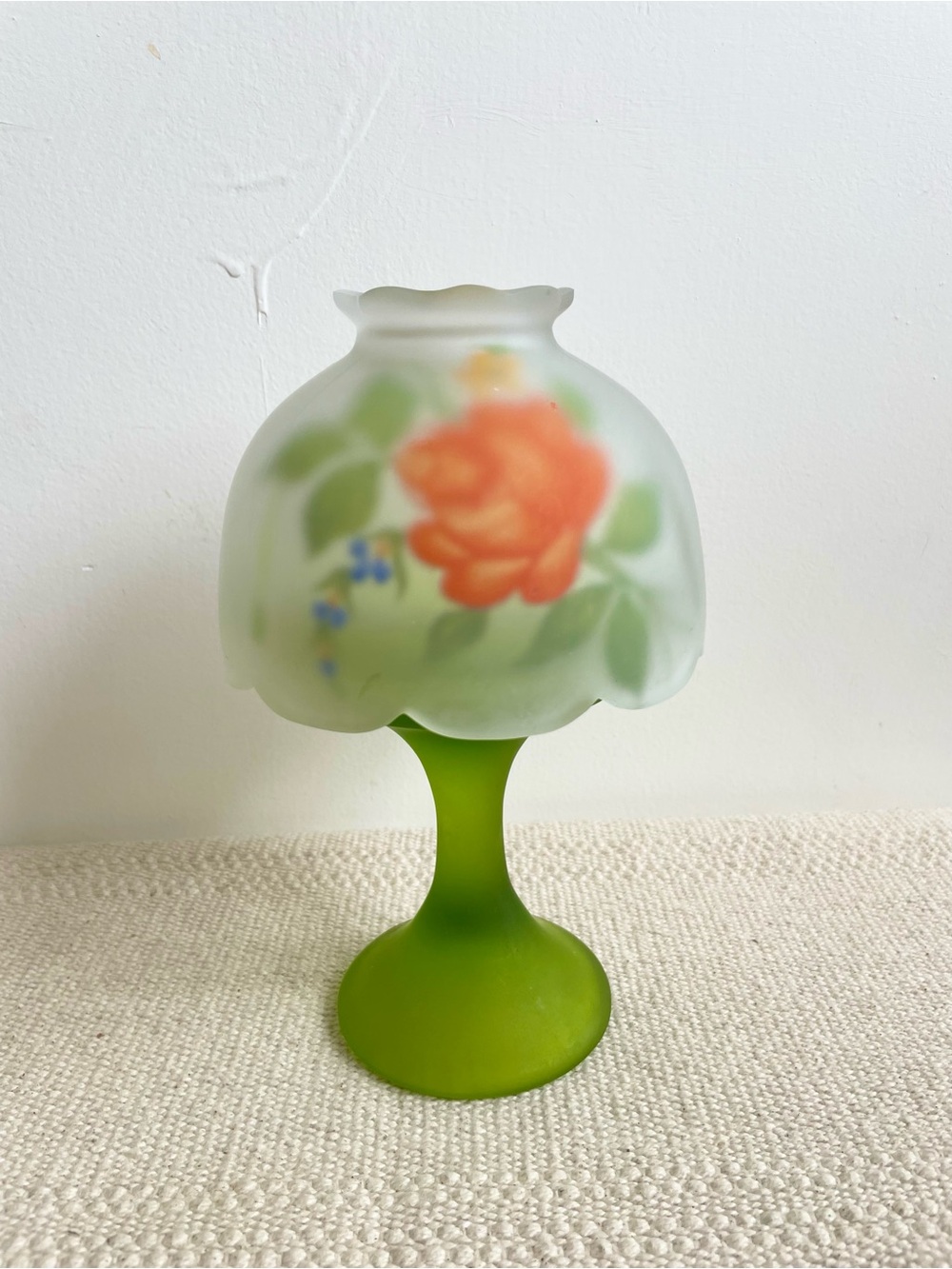 Westmoreland Fairy Lamp Frosted Green Stand Orange Rose - Picture 3 of 16